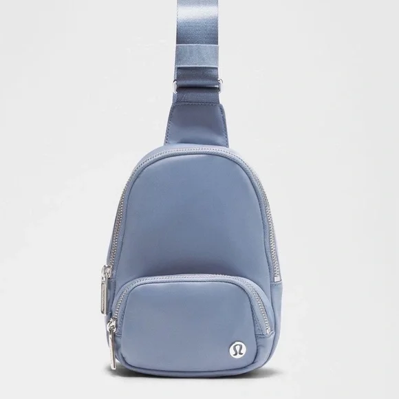 💙LULULEMON Everywhere Sling Small Bag 2L Washed Blue - Picture 7 of 9